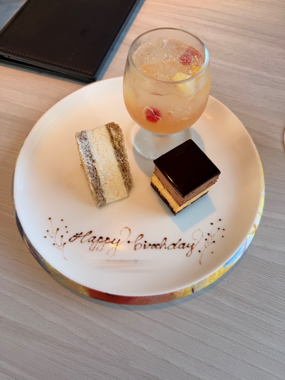バースデーケーキのサプライズ