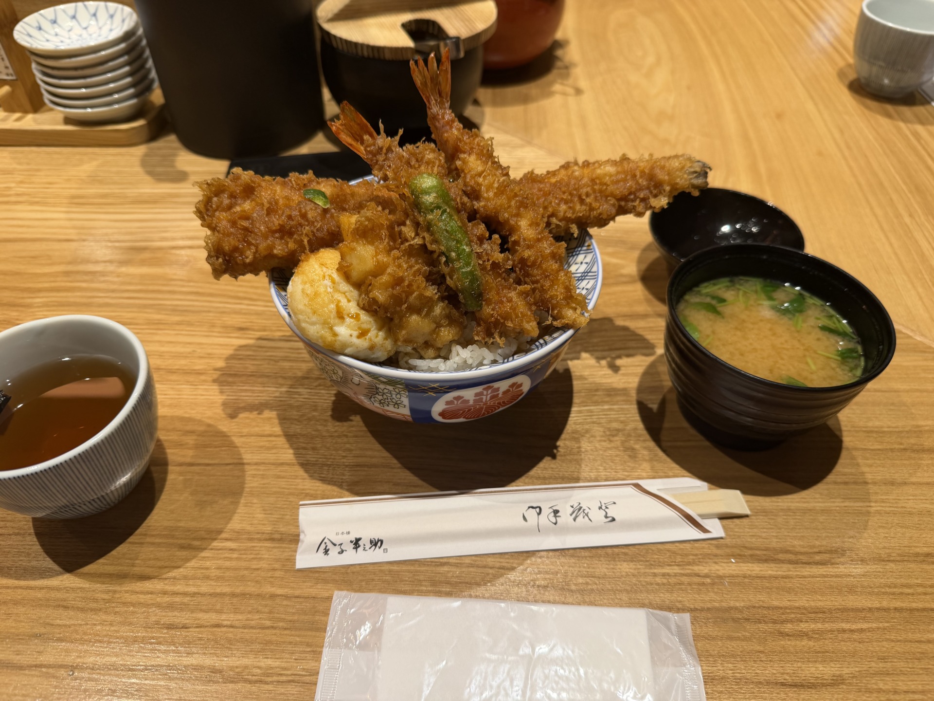 日本橋名物「金子半之助」の天丼