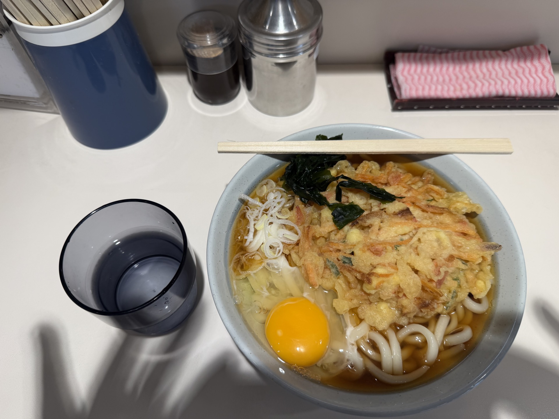 駅の中の立ち食いそば
